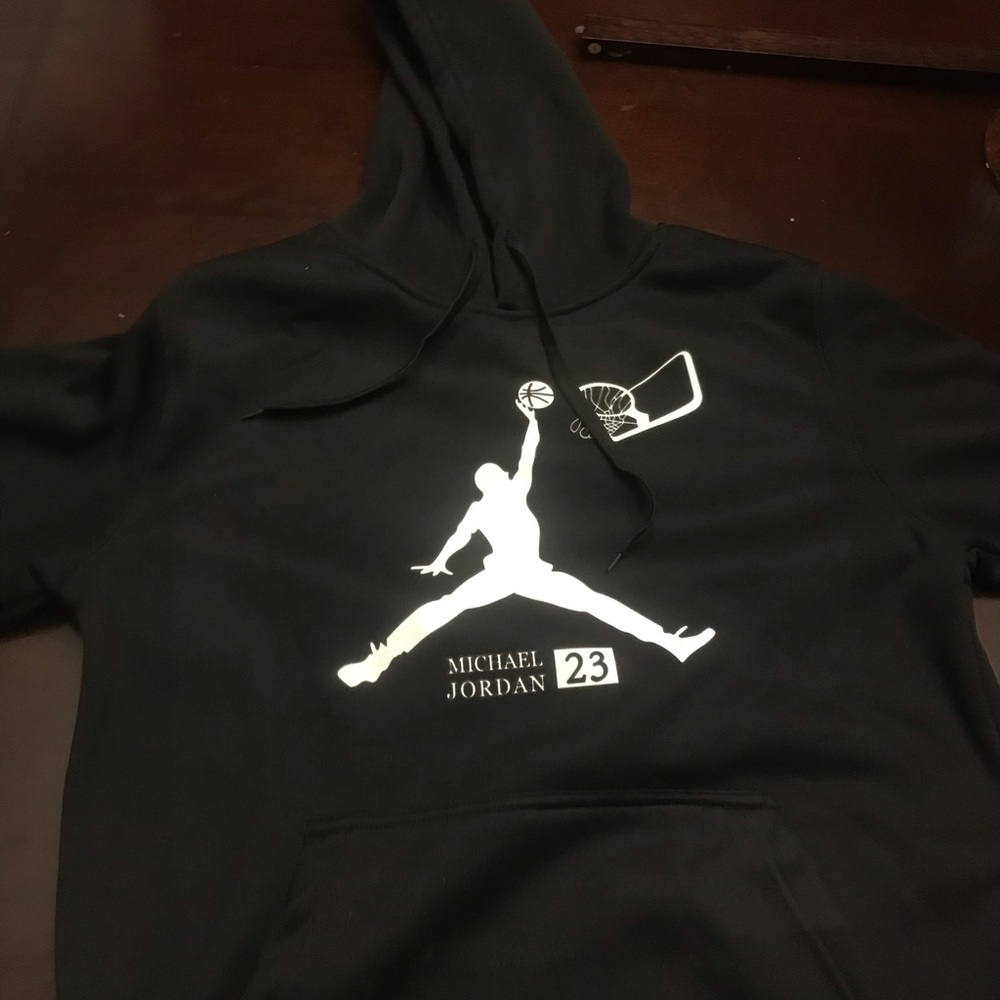 JORDAN “23” PULLOVER MEDIUM